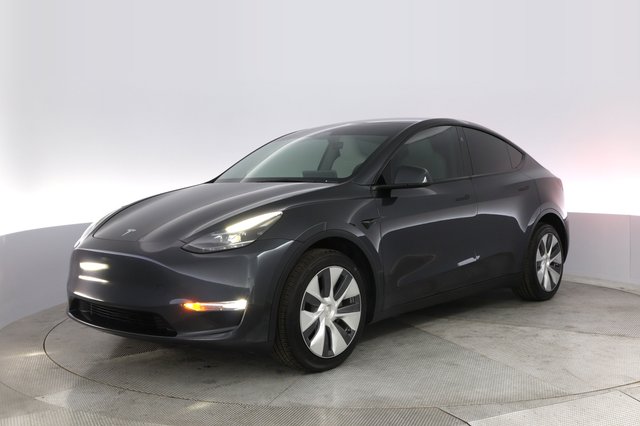 2024 Tesla Model Y — VIN 7SAYGDEE2RF993187