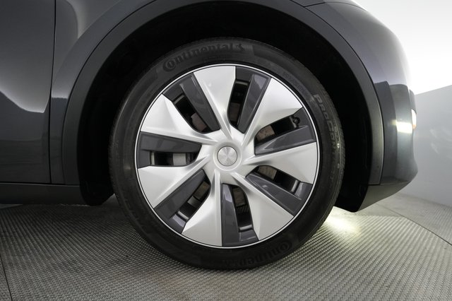2024 Tesla Model Y — photo 7 of 26
