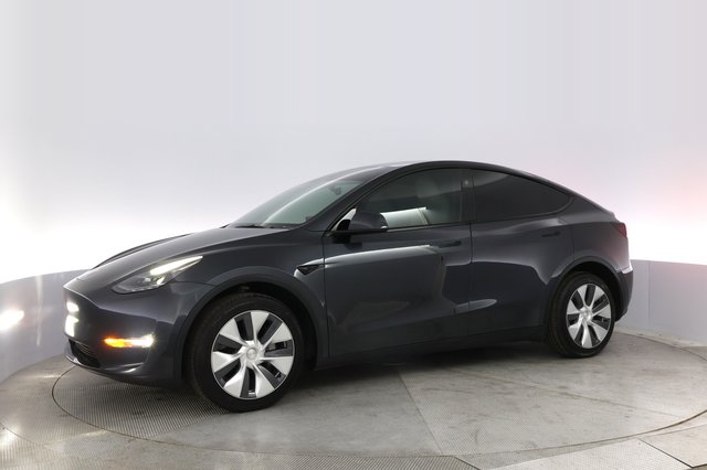 2024 Tesla Model Y — photo 14 of 26