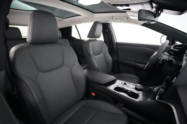 2024 Lexus RZ — photo 18 of 22