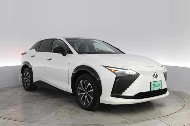 2024 Lexus RZ — photo 10 of 22