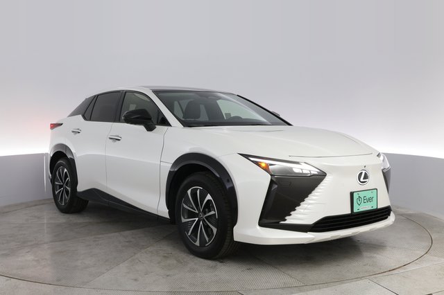2024 Lexus RZ — photo 10 of 22