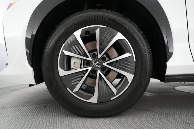 2024 Lexus RZ — photo 16 of 22