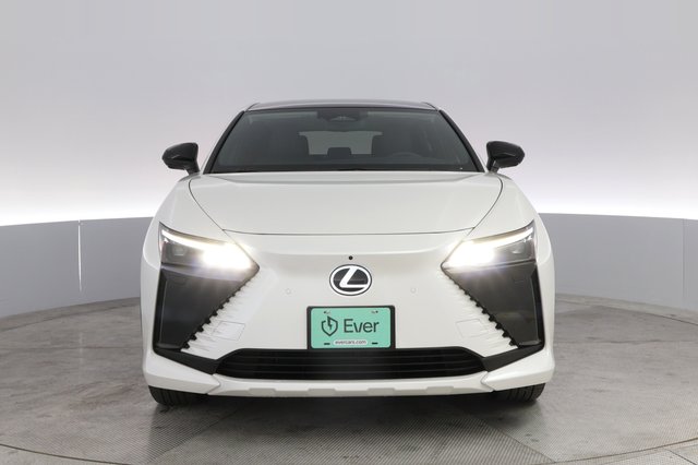 2024 Lexus RZ — photo 9 of 22