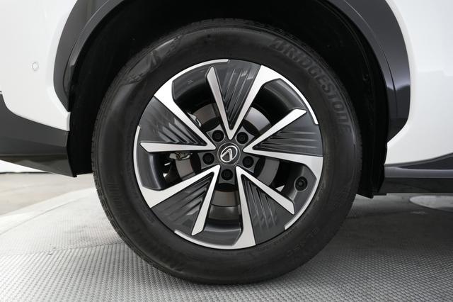 2024 Lexus RZ — photo 7 of 22