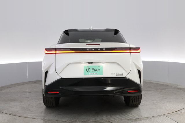 2024 Lexus RZ — photo 12 of 22
