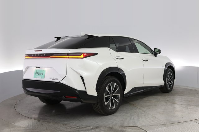 2024 Lexus RZ — photo 2 of 22