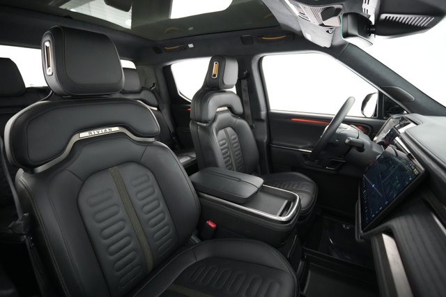 2023 Rivian R1T — photo 19 of 22