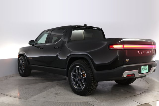 2023 Rivian R1T — photo 13 of 22