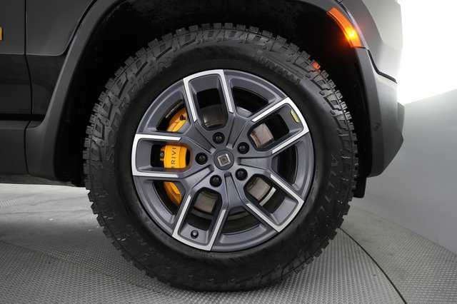 2023 Rivian R1T — photo 15 of 22