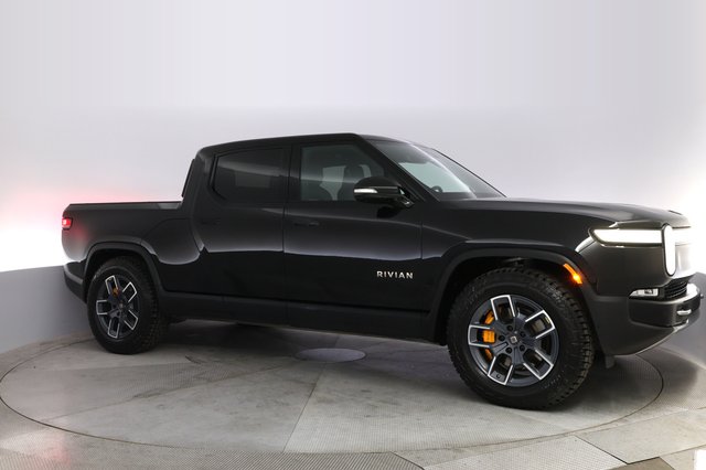 2023 Rivian R1T — photo 11 of 22