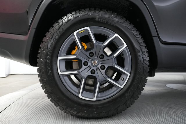 2023 Rivian R1T — photo 16 of 22