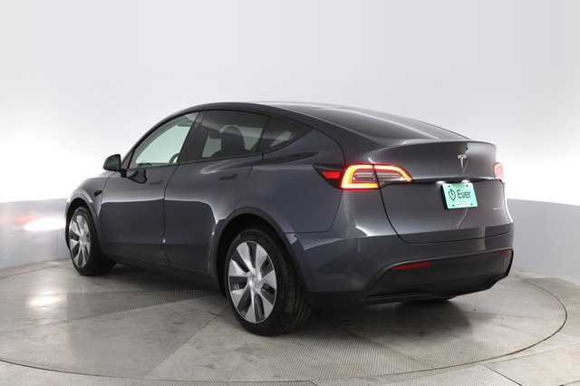 2023 Tesla Model Y — photo 13 of 26