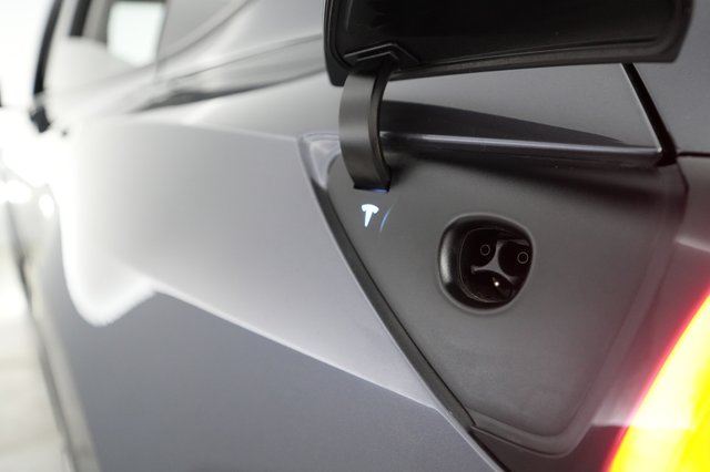 2023 Tesla Model Y — photo 8 of 26