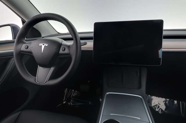 2023 Tesla Model Y — photo 20 of 26