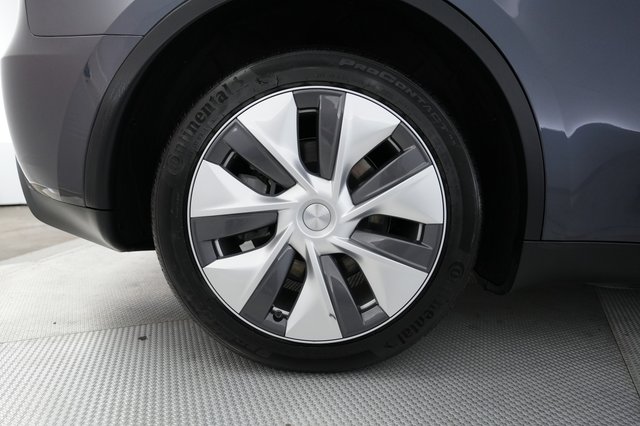 2023 Tesla Model Y — photo 15 of 26