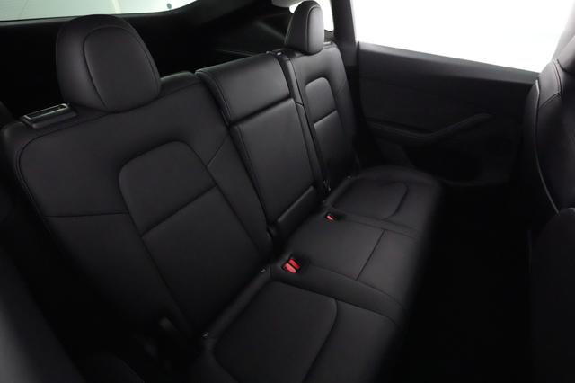 2023 Tesla Model Y — photo 4 of 26