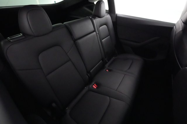 2023 Tesla Model Y — photo 4 of 26
