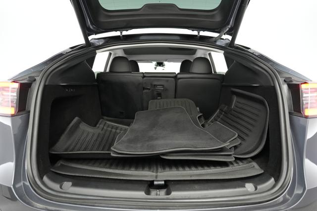 2023 Tesla Model Y — photo 6 of 26