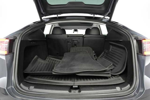 2023 Tesla Model Y — photo 6 of 26