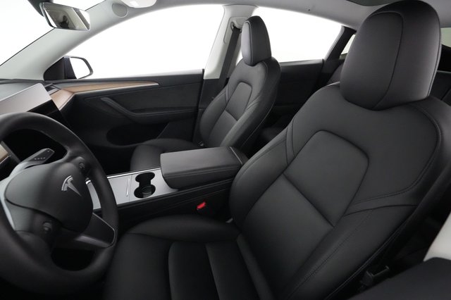 2023 Tesla Model Y — photo 3 of 26