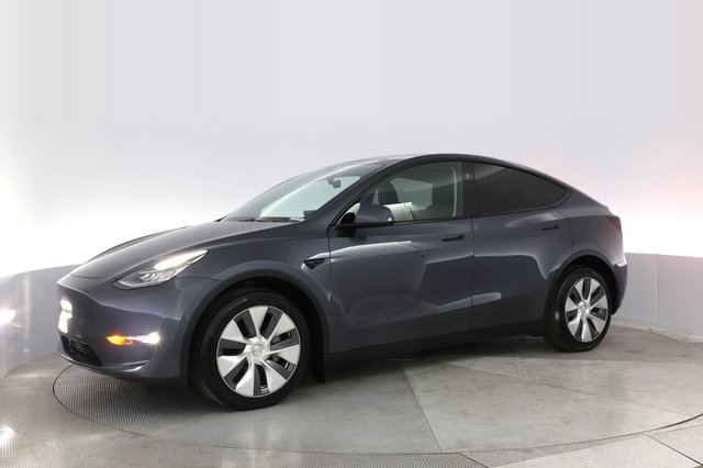 2023 Tesla Model Y — photo 14 of 26