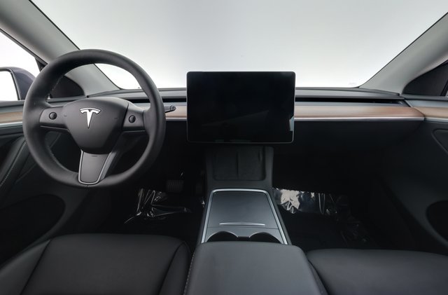 2023 Tesla Model Y — photo 21 of 26