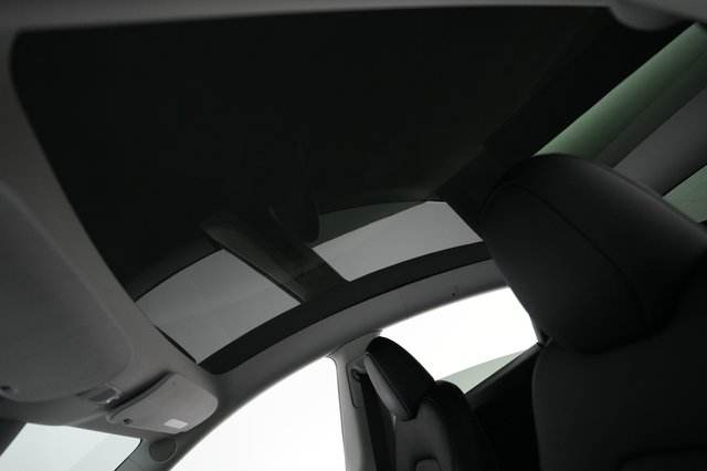 2023 Tesla Model Y — photo 23 of 26