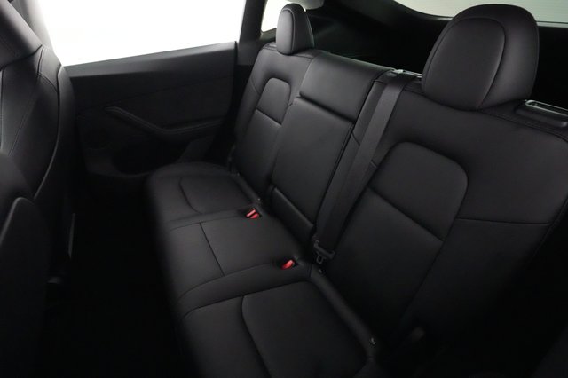 2023 Tesla Model Y — photo 18 of 26