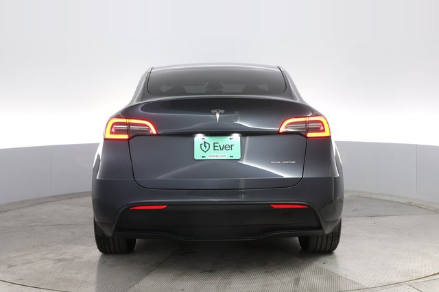 2023 Tesla Model Y — photo 12 of 26