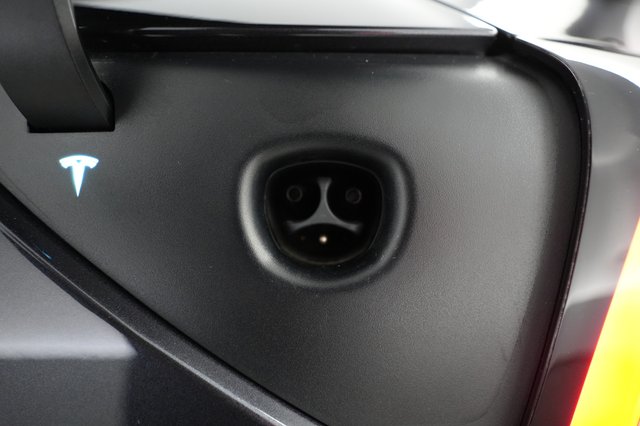 2024 Tesla Model 3 — photo 8 of 21