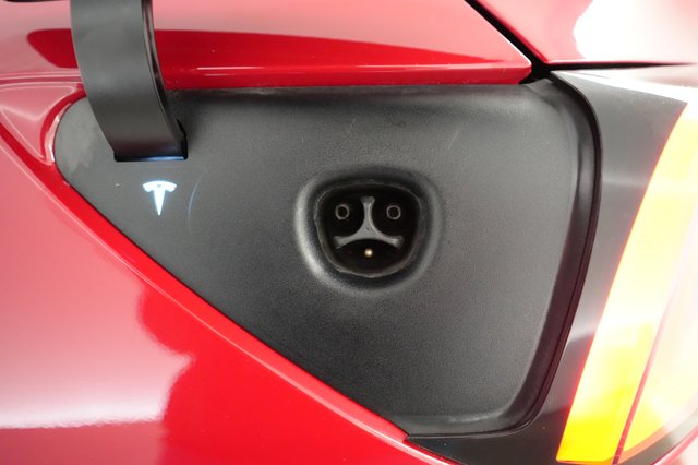 2021 Tesla Model Y — photo 8 of 23
