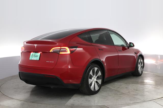 2021 Tesla Model Y — photo 2 of 23