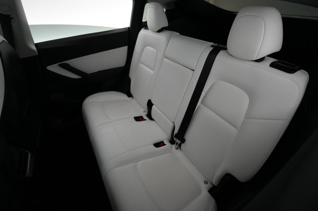 2021 Tesla Model Y — photo 18 of 23