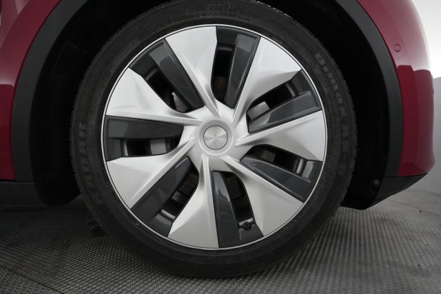 2021 Tesla Model Y — photo 7 of 23
