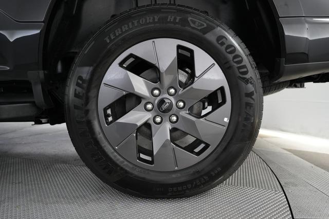 2024 Ford F-150 Lightning — photo 7 of 16