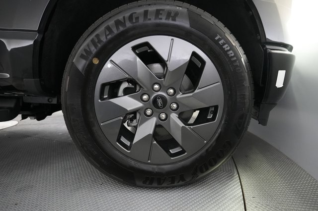 2024 Ford F-150 Lightning — photo 11 of 16