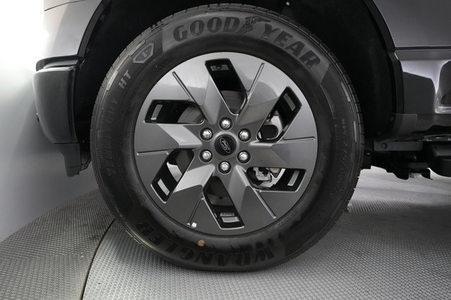 2024 Ford F-150 Lightning — photo 9 of 16