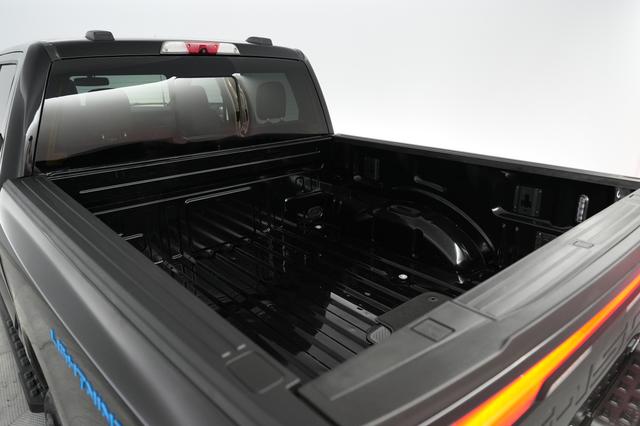 2024 Ford F-150 Lightning — photo 6 of 16