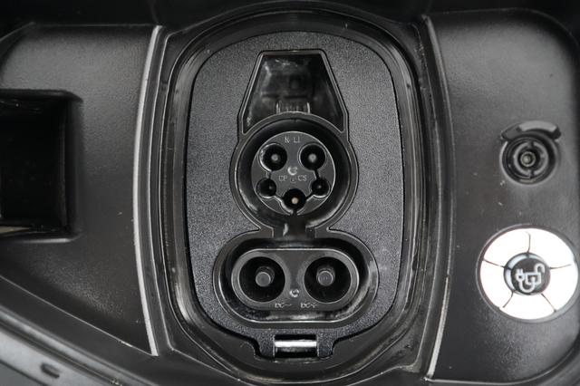 2024 Ford F-150 Lightning — photo 8 of 16