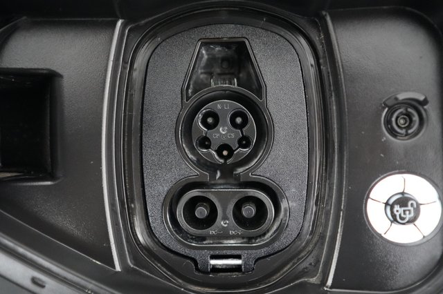 2024 Ford F-150 Lightning — photo 8 of 16