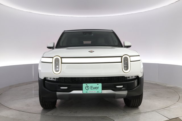 2024 Rivian R1S — photo 9 of 24