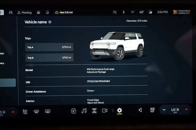 2024 Rivian R1S — photo 5 of 24