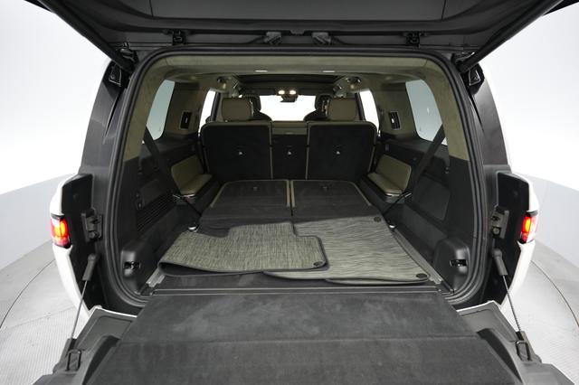2024 Rivian R1S — photo 6 of 24
