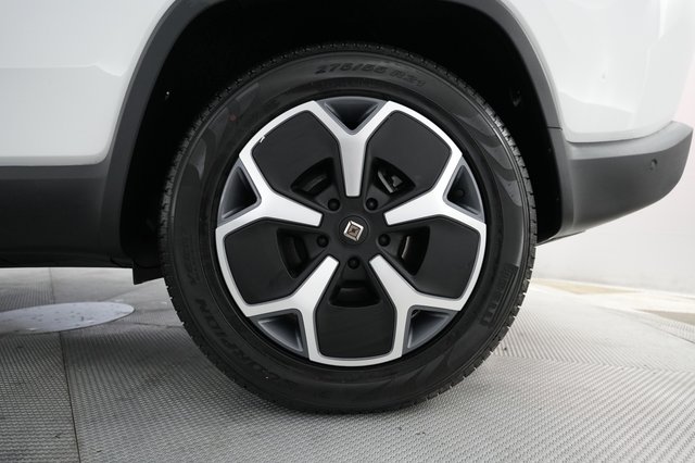 2024 Rivian R1S — photo 15 of 24