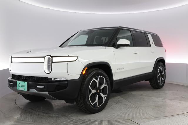 2024 Rivian R1S — VIN 7PDSGCBA7RN045084