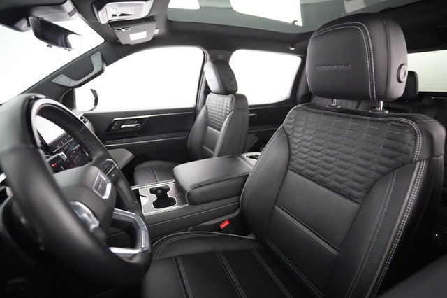 2024 GMC Sierra EV — photo 3 of 15