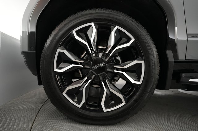 2024 GMC Sierra EV — photo 10 of 15