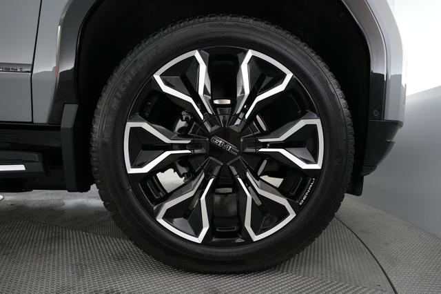 2024 GMC Sierra EV — photo 7 of 15