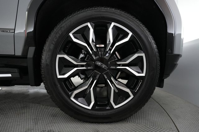 2024 GMC Sierra EV — photo 7 of 15